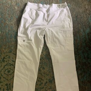 UA Butter-Soft stretch ten pocket yoga scrub pants